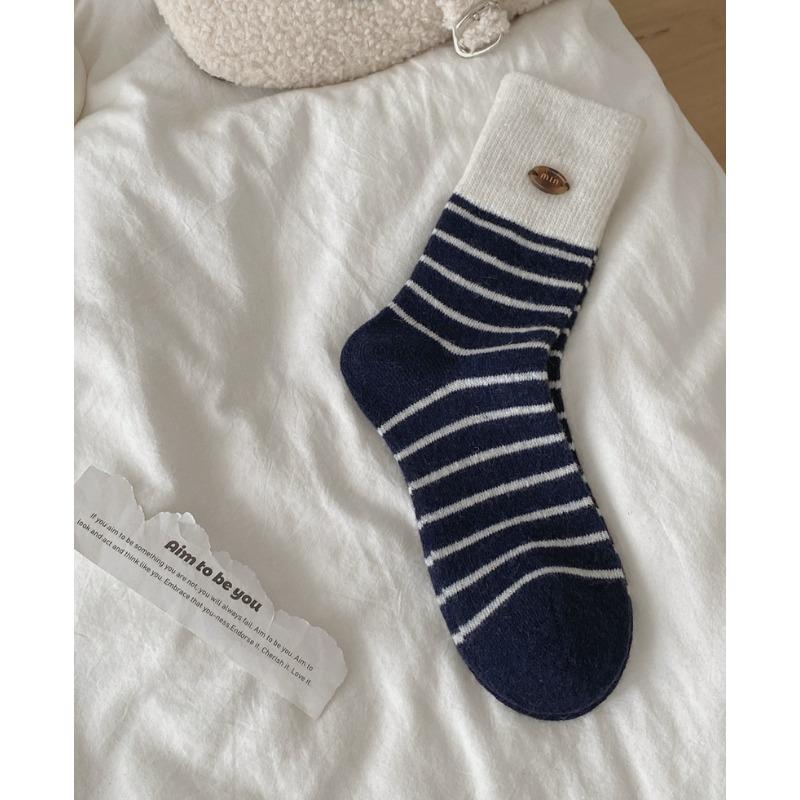 Autumn and Winter Women's Winter Thickened Boneless Striped Patchwork Warm Mid-calf Socks Women's Socks Pile Socks