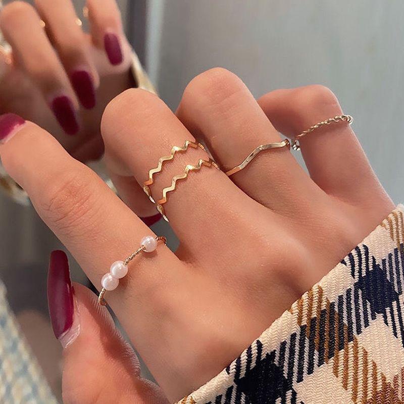 ’ 5Pcs Simple Wavy Ring Set For Women Girls Personality Temperament Mini Pearl Elegant Lovely Ring Jewelry Accessories Gifts
