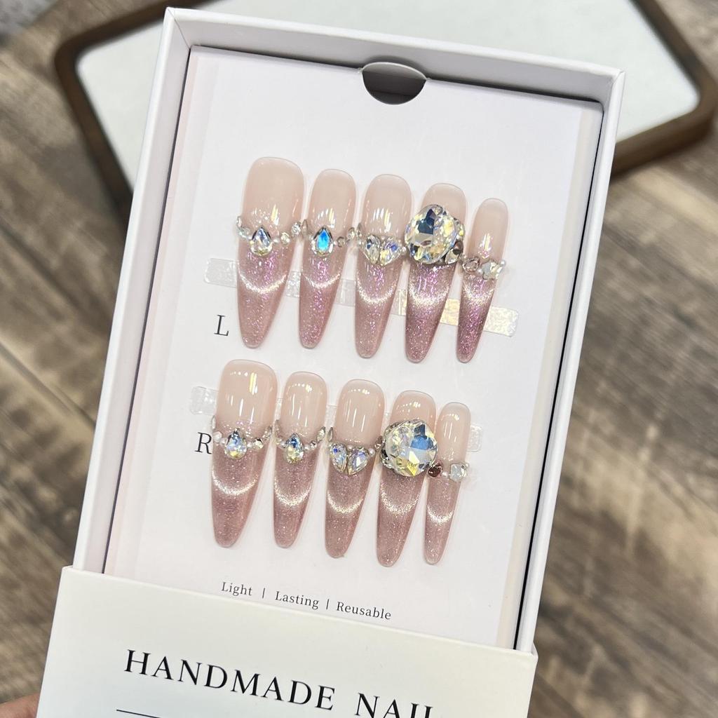Dairuisen Purple Cat Eye Manicure: Handmade Wearable Nails with Crushed Diamond Detachable Pieces