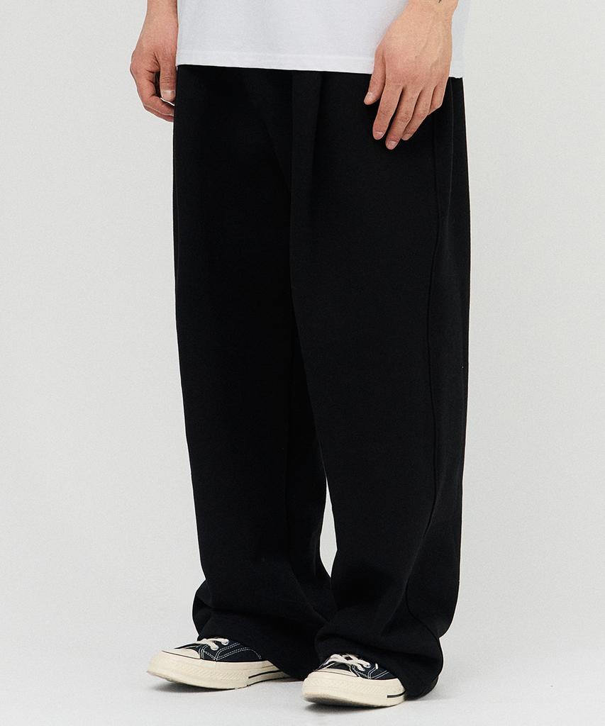 GAINSBORO One-Pleat Wide Sweatpants_Black