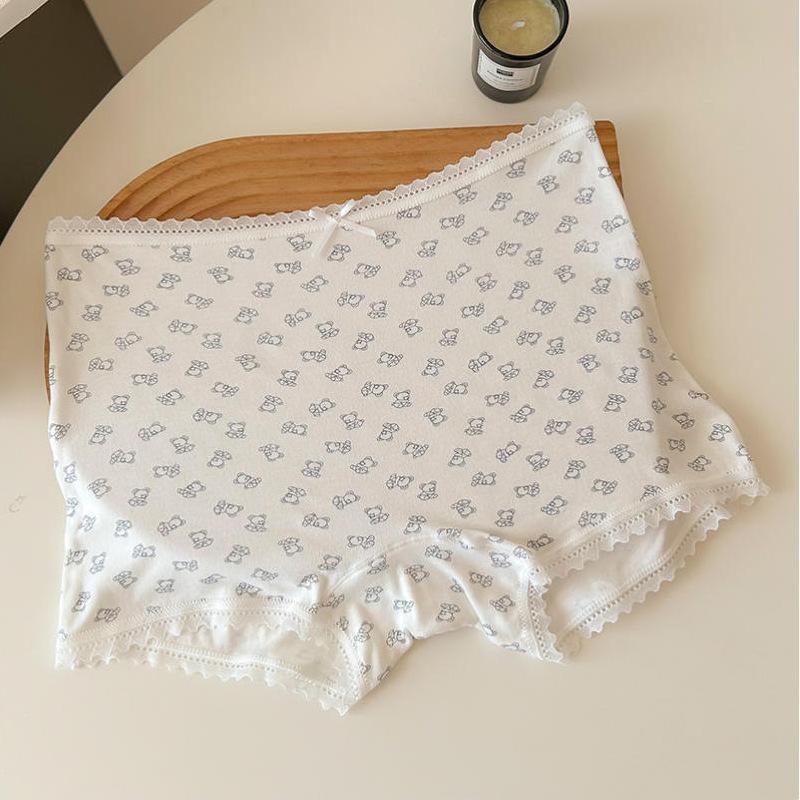 Ladies Spring and Autumn New Cotton Sweet Bear Middle Waist Flat Angle Briefs