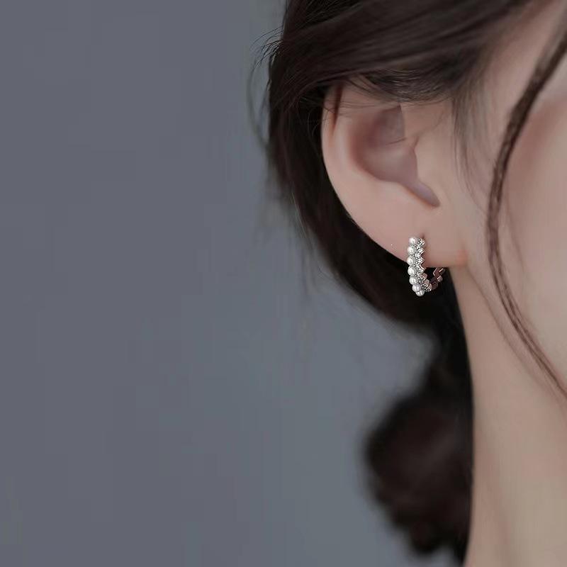 925 Sterling Silver Pearl Stud Earrings - 2023 Niche Light Luxury Design for Women