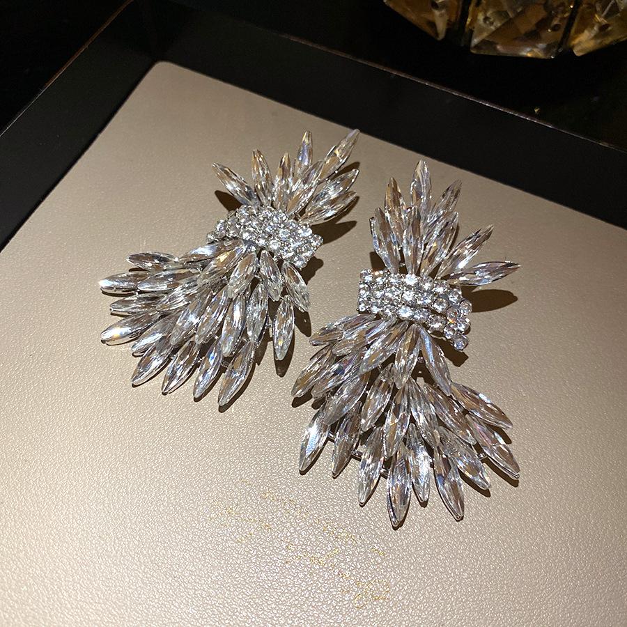 

Silver needle diamond crystal wing stud earrings cross-border exaggerated personality temperament earrings light luxury high-end earrings women