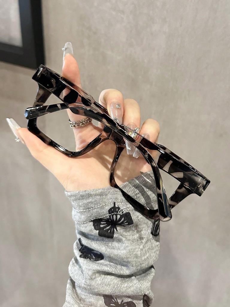 1/2 PCS Fashion Square Plastic Frame Classic Women Clear Glasses For Men Daily Life Take Photo Eyeglasses Clothing Accessories.