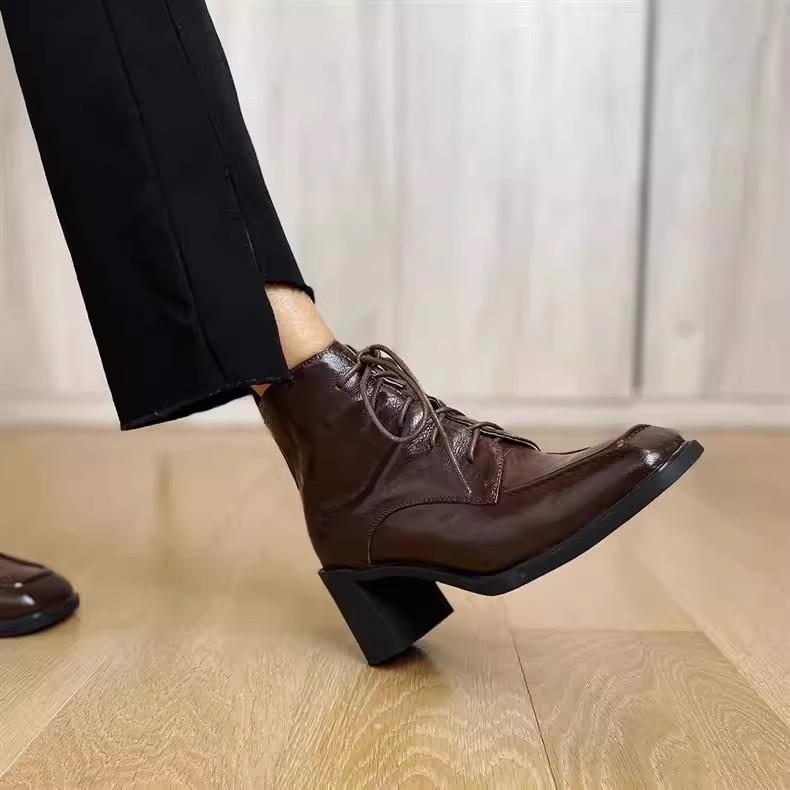Britische Leder Schnür-Stiefeletten mit hohem Absatz Damen 2025 Herbst und Winter neue vielseitige eckige Spitze dicker Absatz dünne kurze Stiefel