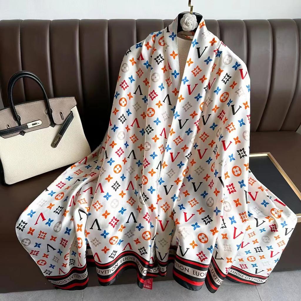 Neue Damenschals Frühling und Herbst zum Verschenken an Mütter im Alter Geschenk Schal dünne Abteilung aus Simulationsseide Gaze Schal Schal