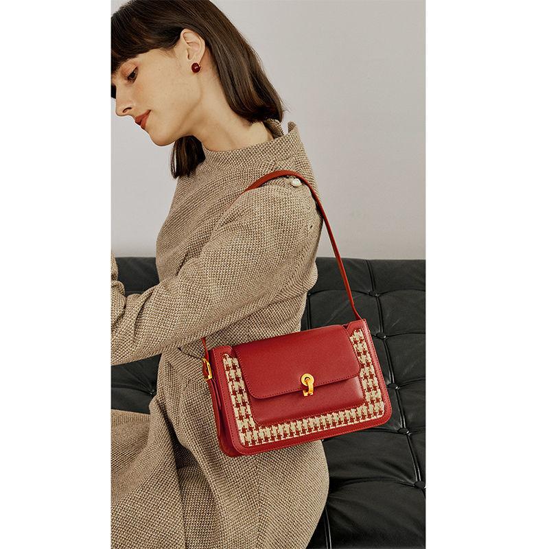 Red bridal bag, niche design, women's shoulder bag, 2024 new trendy summer bag, fashionable and versatile crossbody bag