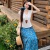 Fashion suit White V-neck short-sleeved T-shirt Women's summer new high-waisted and thin floral skirt two-piece set