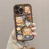 Etui na telefon z wzorem misia w kolorze kremowym, w pełni wykonane z TPU, odporne na wstrząsy, z pluszowym paskiem na szyję, kompatybilne z wieloma modelami iPhone.