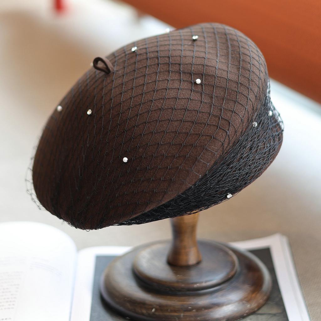 Autumn and winter pearl mesh fashionable retro woolen beret French light luxury side pressure painter hat woman