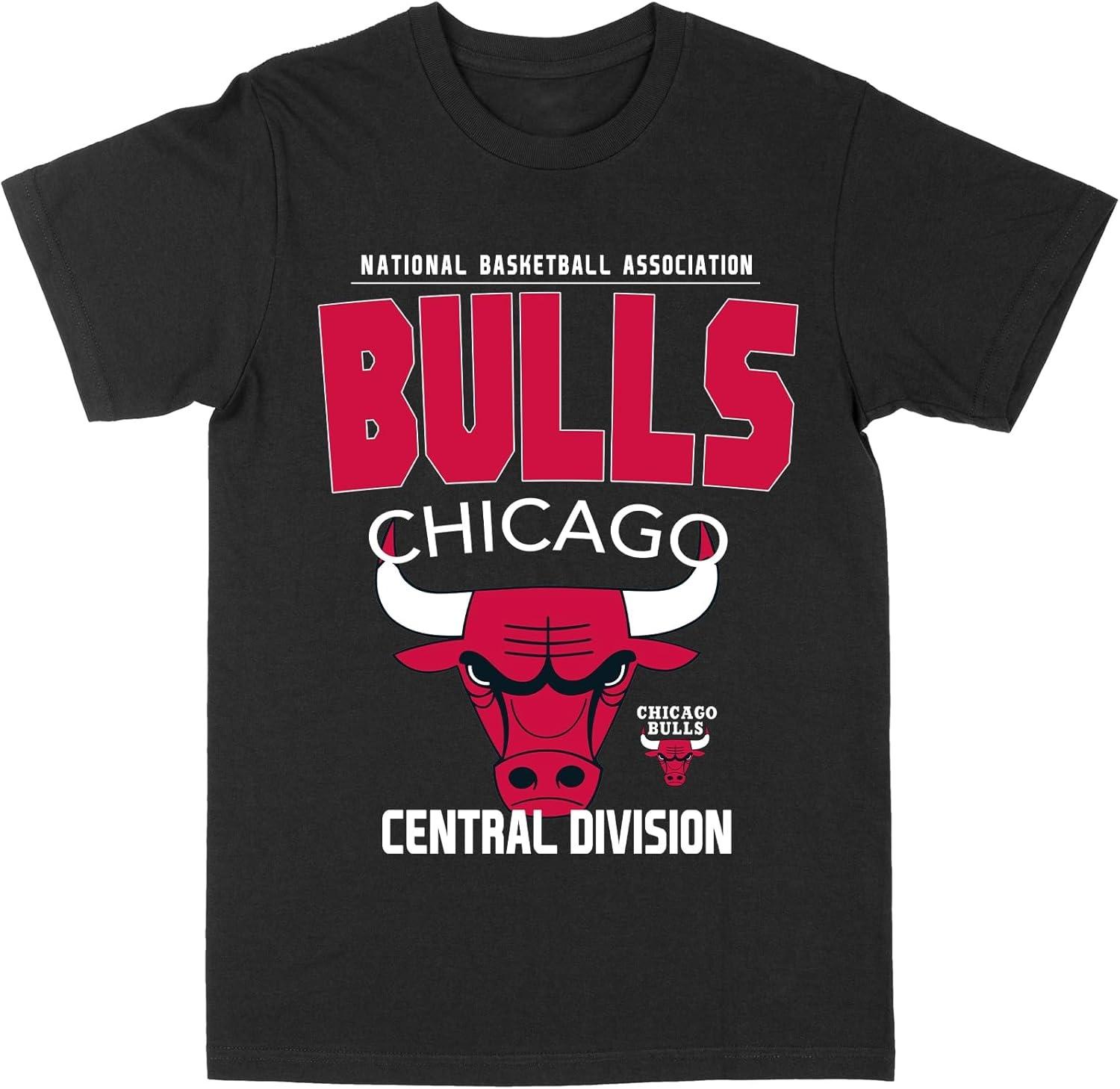 Черная футболка NBA Chicago Bulls Division Arch Name S чёрный