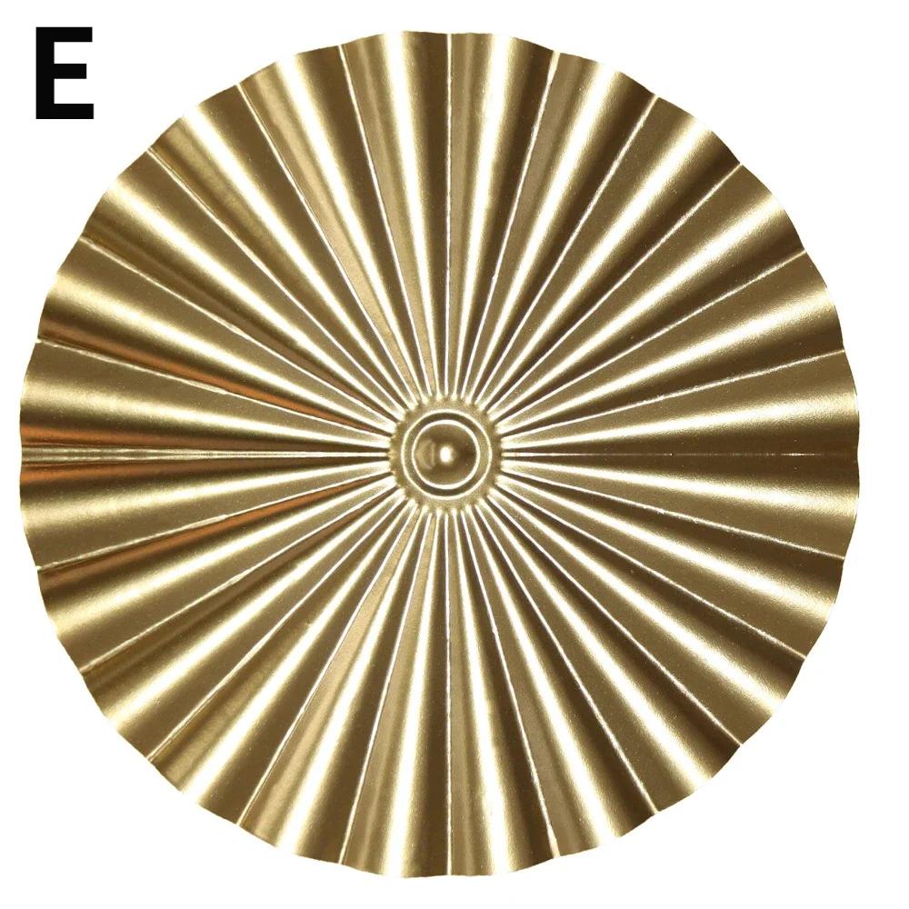 Decorazione da Parete Nordic Light Luxury Pendente Decorazione Moderna per la Casa Artigianato in Metallo Motivo a Onda Sfondo Divano Parete Ciondoli Rotondi