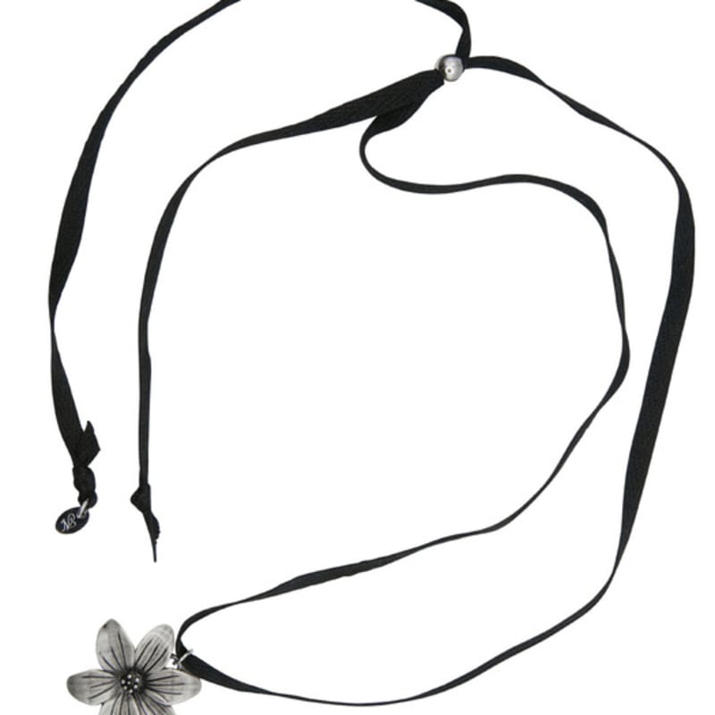 Nff Petal Pendant Necklace