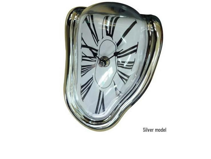 Creative Melting Table Clock with Roman Numerals – Retro Twist Design for Home and Office Decor