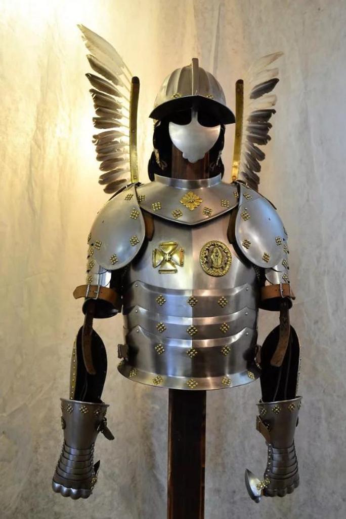 Polnisches Edler Ritter Kostüm Set mit Helm für Cosplay LARP Renaissance Veranstaltungen
