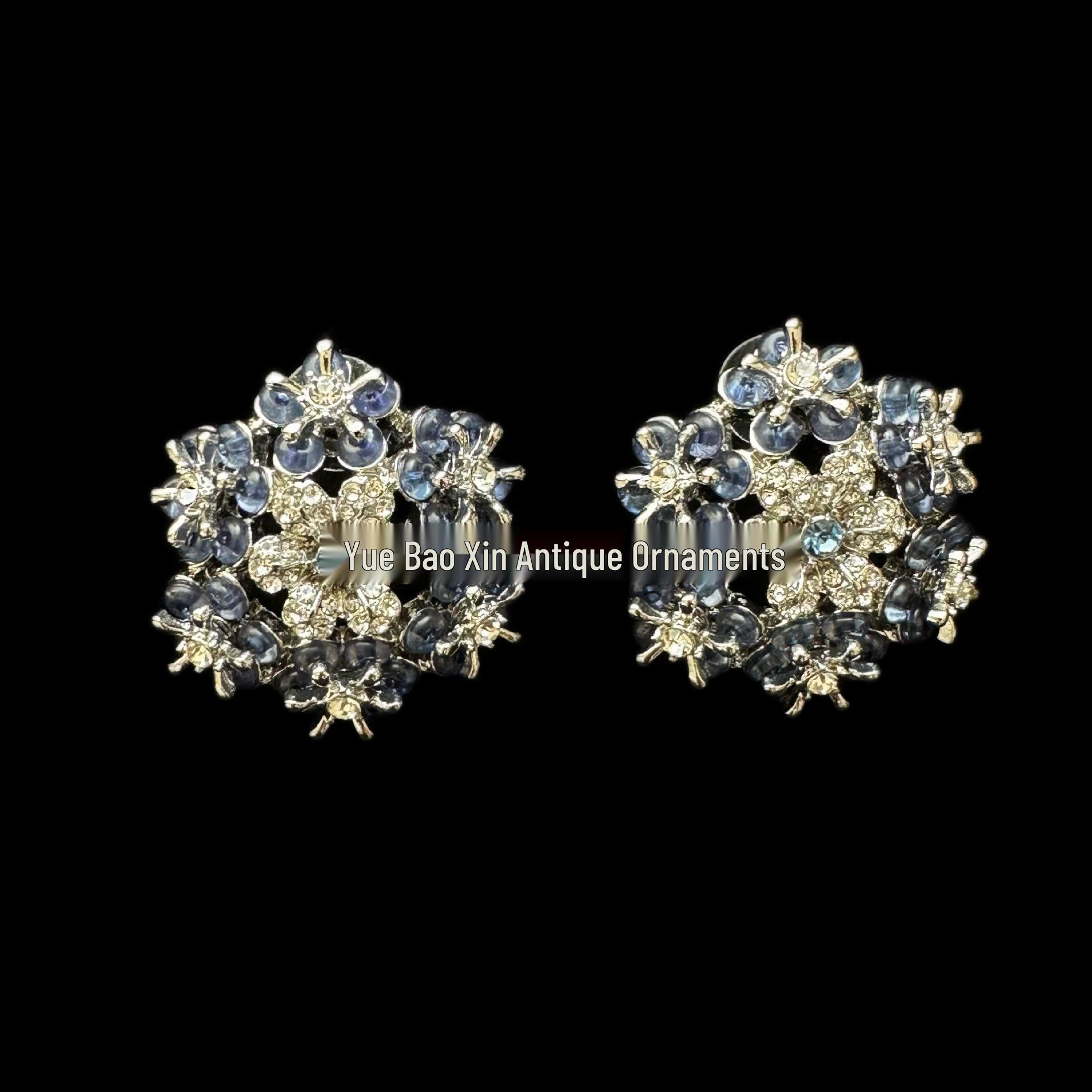 Изысканные Цветочные Серьги-Гвоздики - Элегантные Женские Серьги с Простым, Универсальным Дизайном Ear Clip 3.3cm