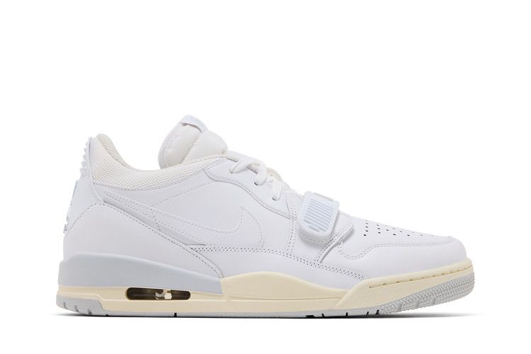Men's Sneakers Jordan Legacy 312 Low White Coconut Milk White/Coconut Milk/Photon Dust/Metallic Silver