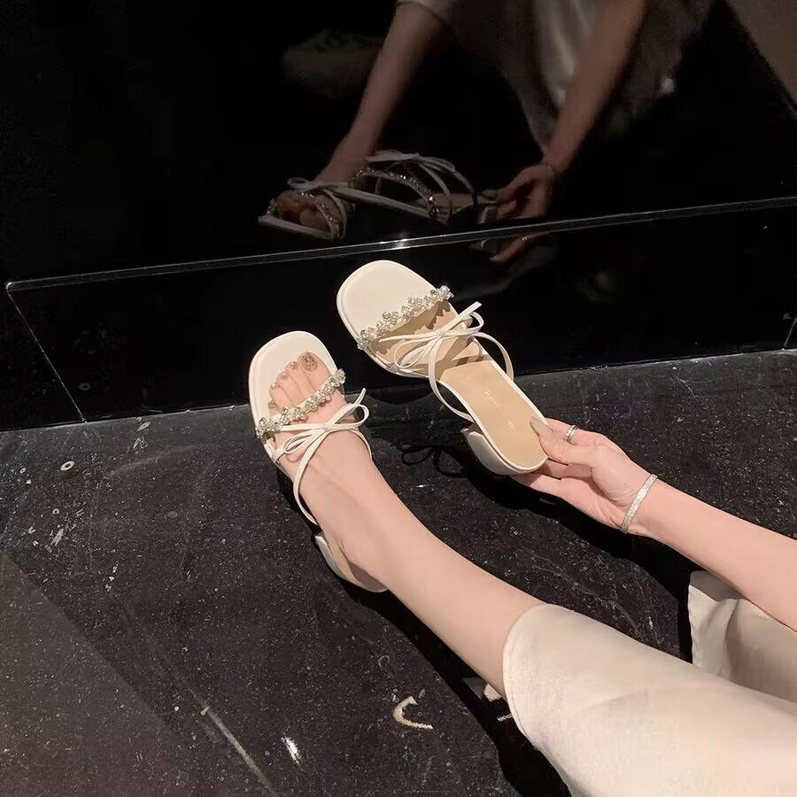[sheii Su Yinyin] Foot On the Galaxy~ Rhinestone Bow Thick Heel Slippers Women's Sandals Wear Summer