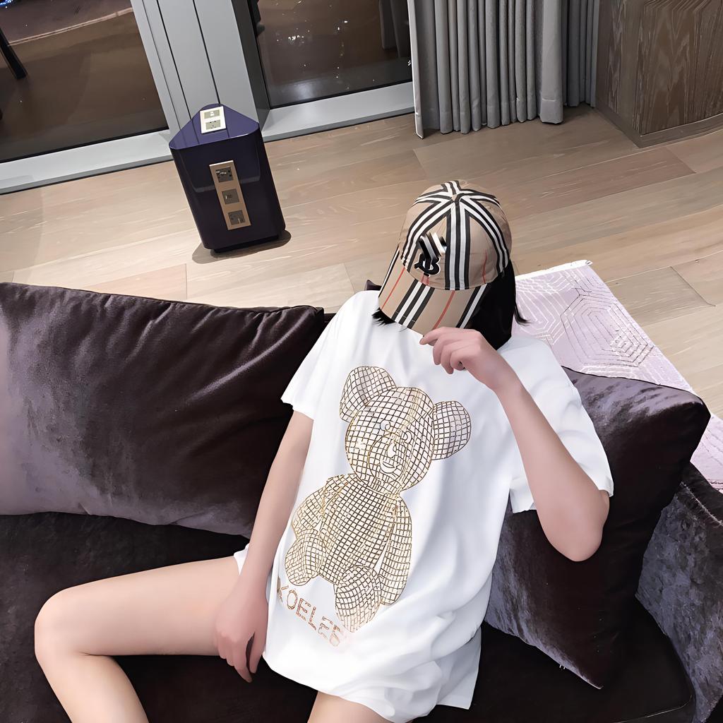 Hip Hop Casual T-shirt for Women with Shiny Gold Diamond Bear Print and Loose Short Sleeves