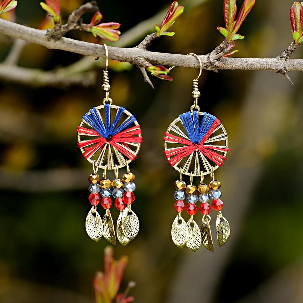 Yunnan Ethnic Bohemian Feather Earrings - Exaggerated No-Pierce Clips for Women