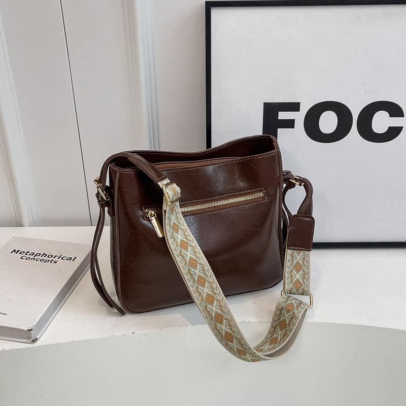 Wide Shoulder Strap Messenger Bag Women's New Fashion Versatile Shoulder Bag