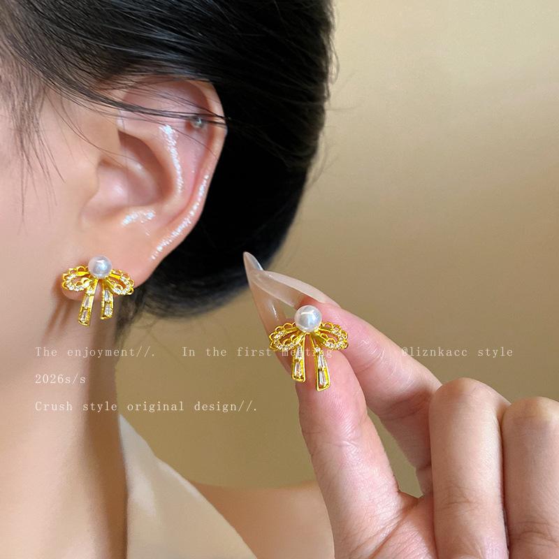 Sterling Silver Needle Earrings French Retro Lace Bow Pearl Stud Earrings Light Luxury Niche High-end Stud Earrings Women