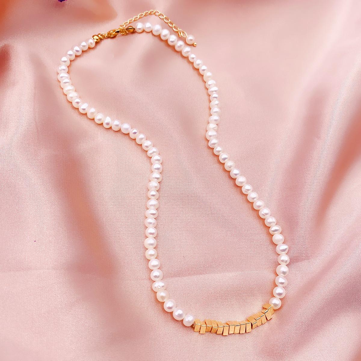 Freshwater pearl nearly round necklace, super foreign broken gold element pearl necklace, niche high-end sweater chain