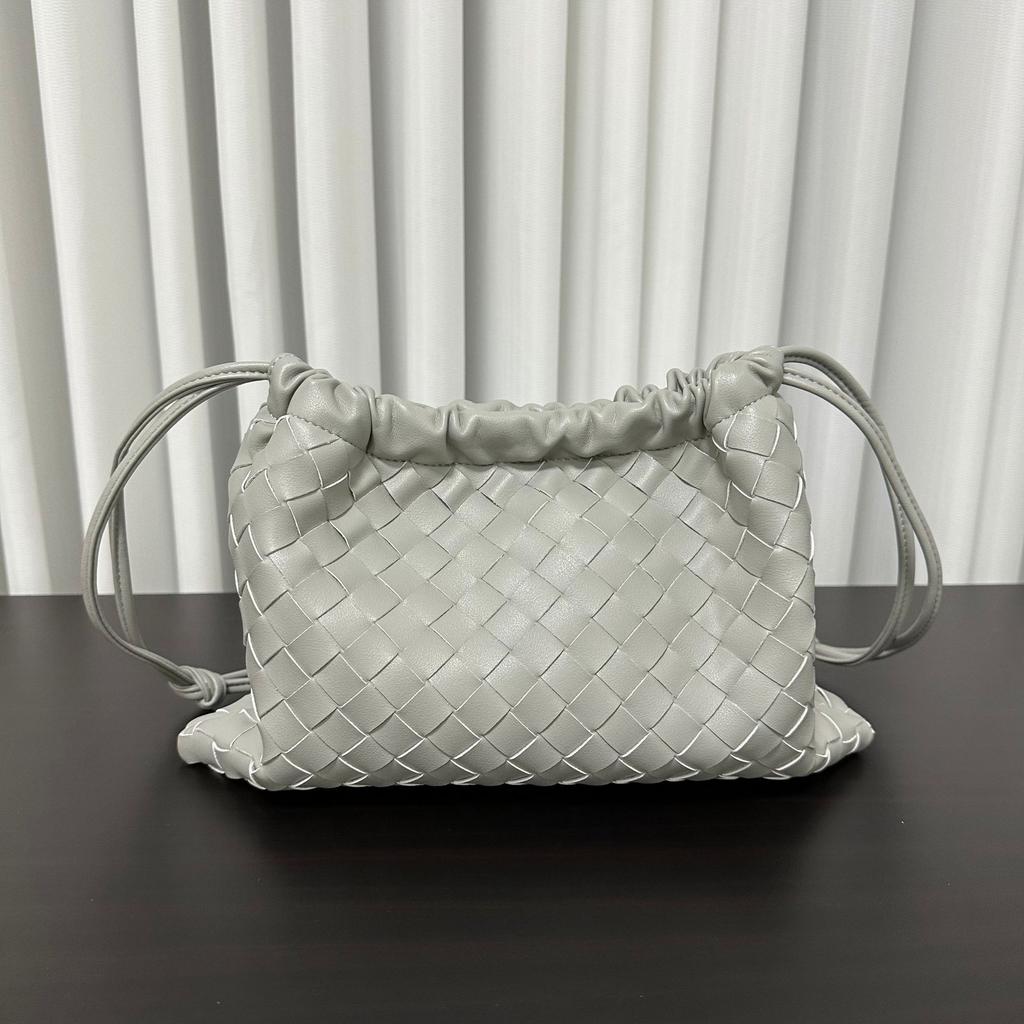 2024 New cowhide woven armpit bag large-capacity commuter bag versatile leather crossbody shoulder woven women's bag