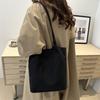 Vintage Minimalist Single Shoulder Bag For Women With Magnetic Closure And Synthetic Leather