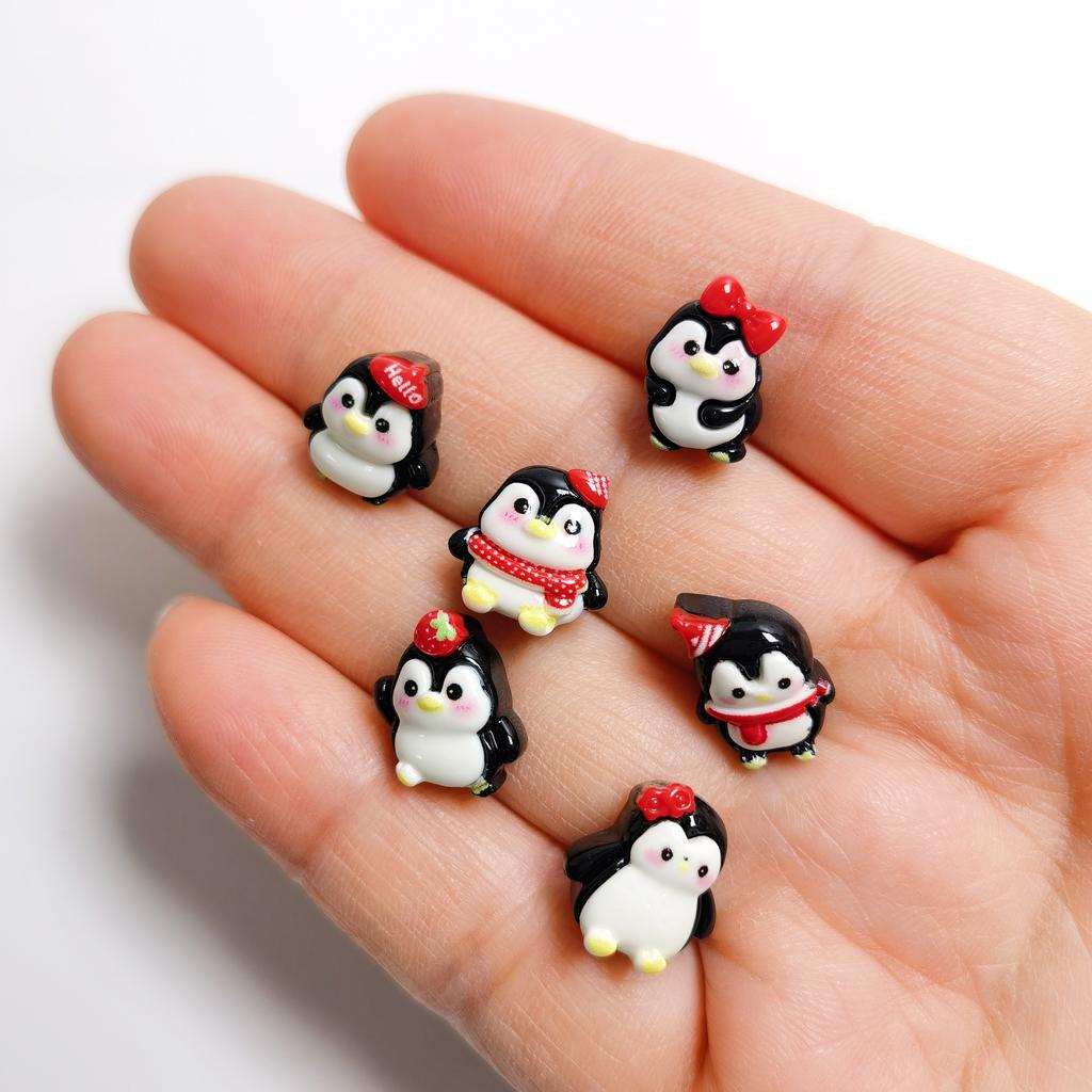 100Pcs/Lot Miniature Resin Penguin Figurines Bulk 10*15MM Mini Resin Penguin Animals Figures for Cake Topper Fairy Garden Decor