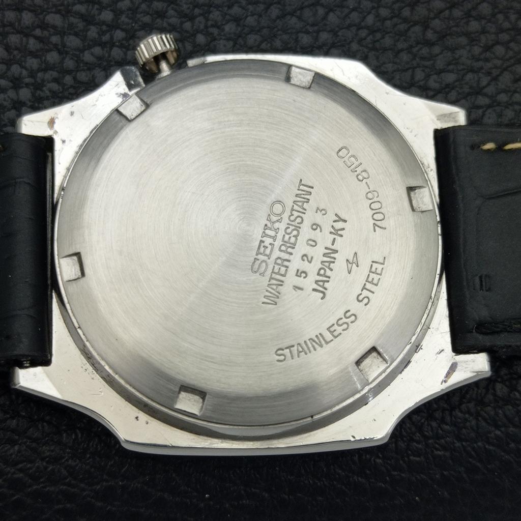 Seiko 5 AUTOMATIC VINTAGE 7S26A JAPAN MENS ARABIC RED COLOR DIAL WATCH A702458-5 R124-a702458