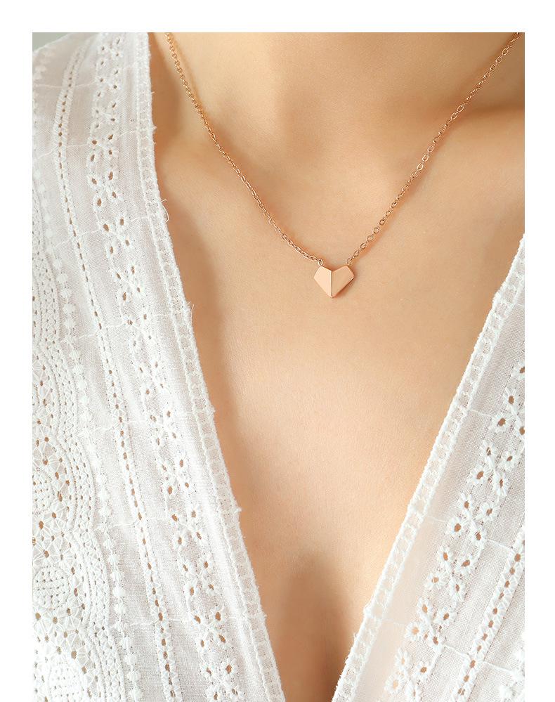18k Gold-Plated Heart-Shaped Titanium Steel Clavicle Necklace - Handmade, Stylish, for Women