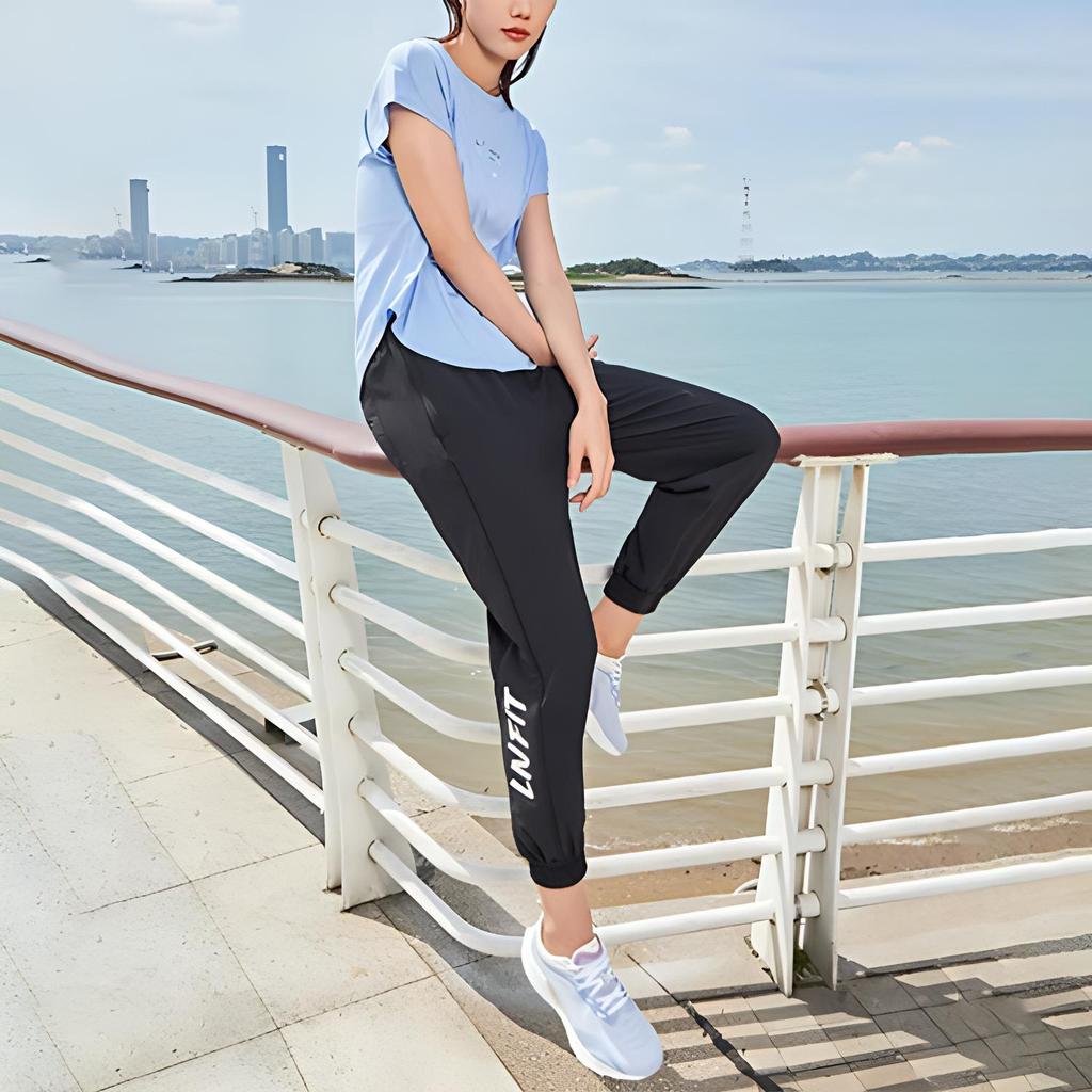 Li-Ning Training Series Fitness Series Solid Color Reflective Print Round Neck Short Sleeve T-Shirt Women Tops Snow-Purple Blue ATSR272-4