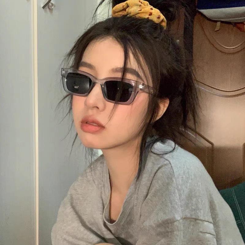 New Fashion Vintage Sunglasses Women Brand Designer Retro Rectangle Sun Glasses Female Ins Popular Square Eyewear