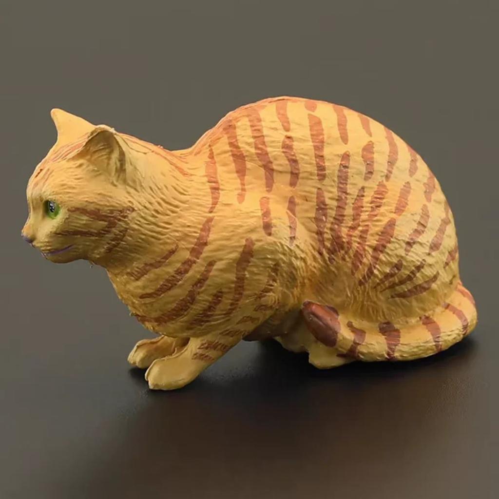 Urocza Figurka Pomarańczowego Kota - Realistyczna Miniatura z PVC, Idealna do Dekoracji Biurka i na Upominki na Przyjęcia