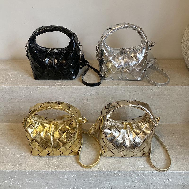 Xiaoxiangfeng diamond bag 2025 European and American new fashion niche shoulder bag women's versatile messenger dumpling bag tide