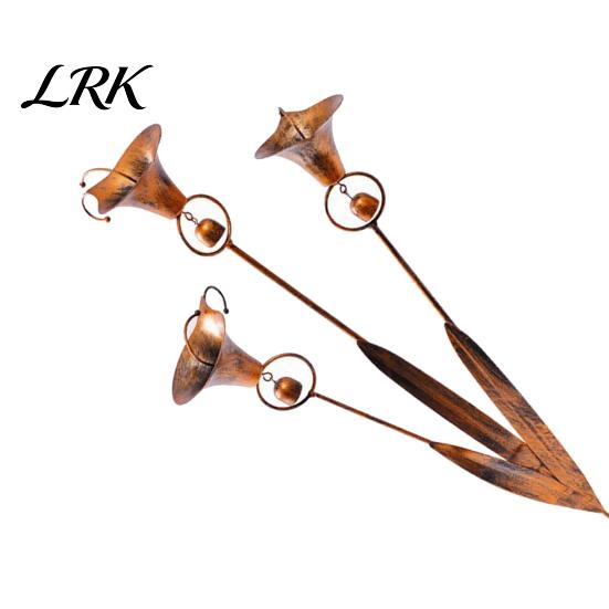 Vintage Style Garden Ornament Calla Lily Stake with Bells, 24 Inch Metal Triple Flower Wind Chime, Terrace Accessory Weatherproof Iron Outdoor