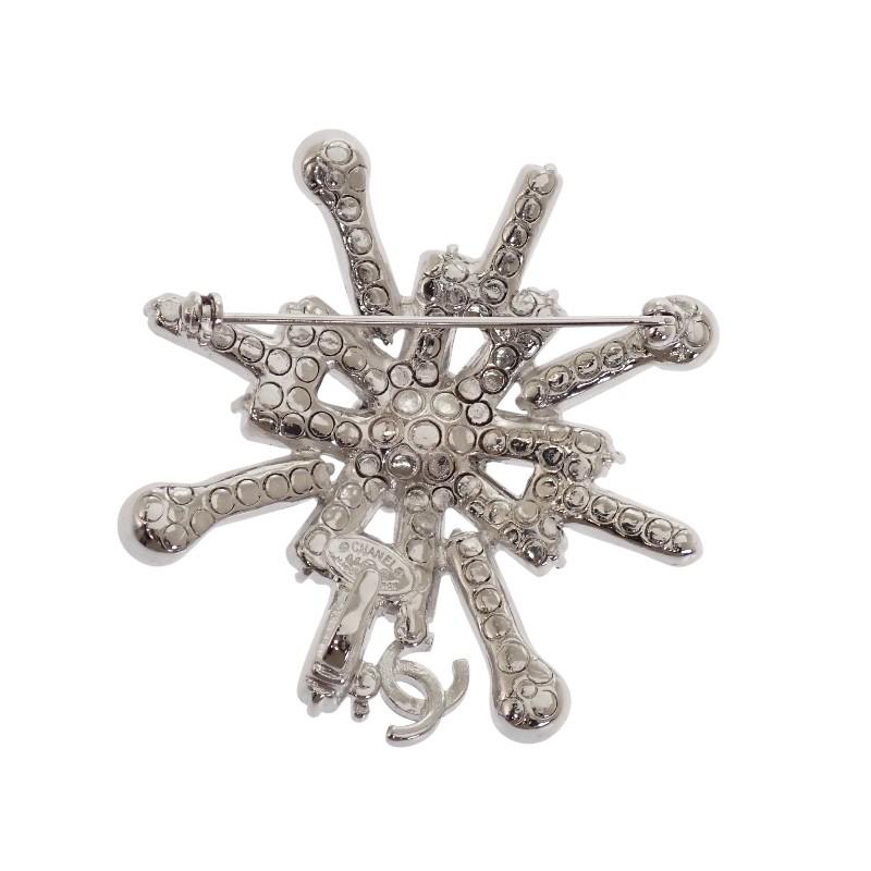 CHANEL  Brooch Silver metal Women