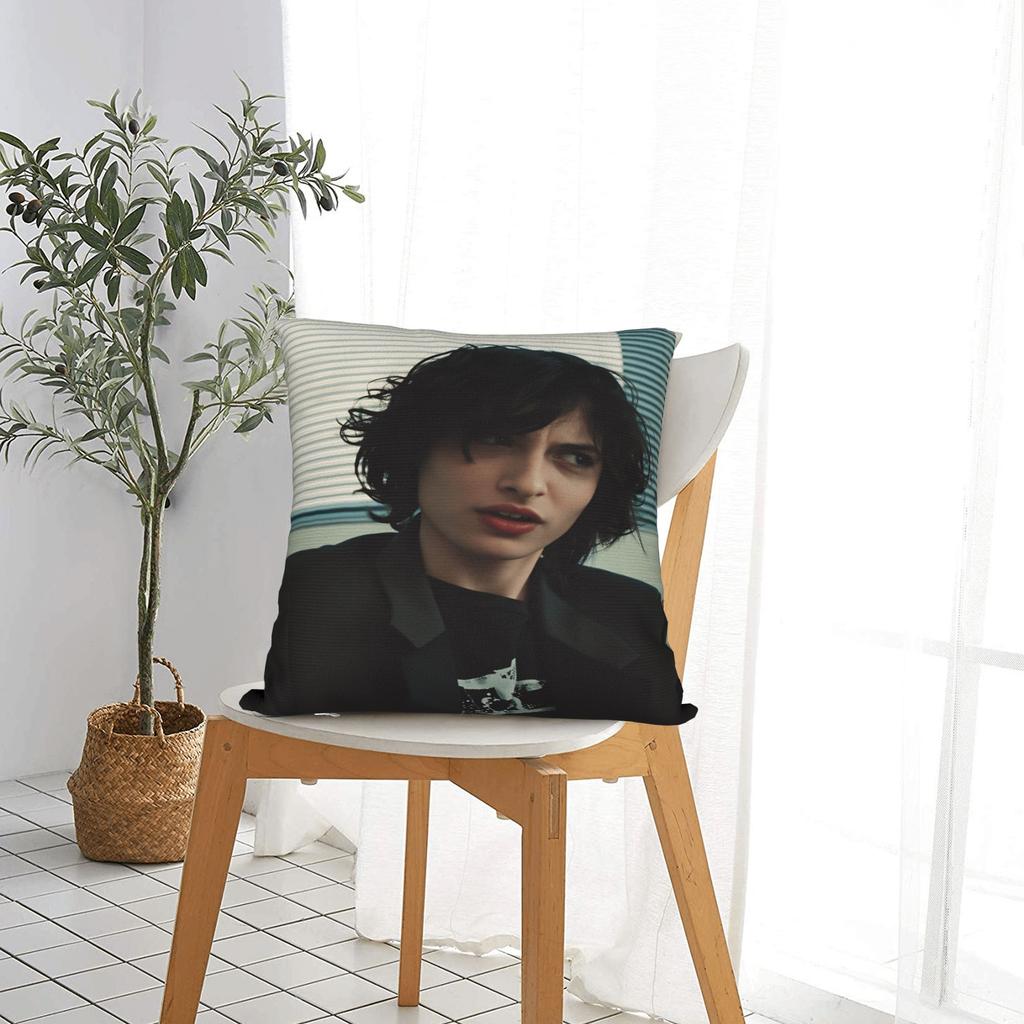 Poszewka na poduszkę F-Finn Wolfhard Modna poszewka na poduszkę do krzesła sofy Dekoracja domu Wygodna poszewka na poduszkę Prezent urodzinowy