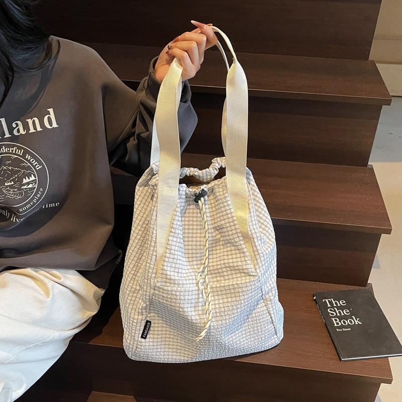 Leisure commuting large-capacity nylon cloth bag women's new trendy simple shoulder oblique span bag tote bag drawstring