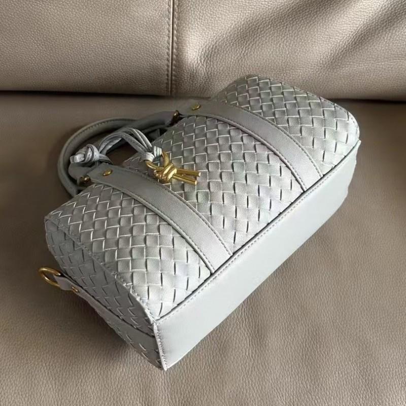 2024 Business Commuter All-matching Diamond-grid Cowhide Knitted Cross-shoulder Pillow-carrying Handbag