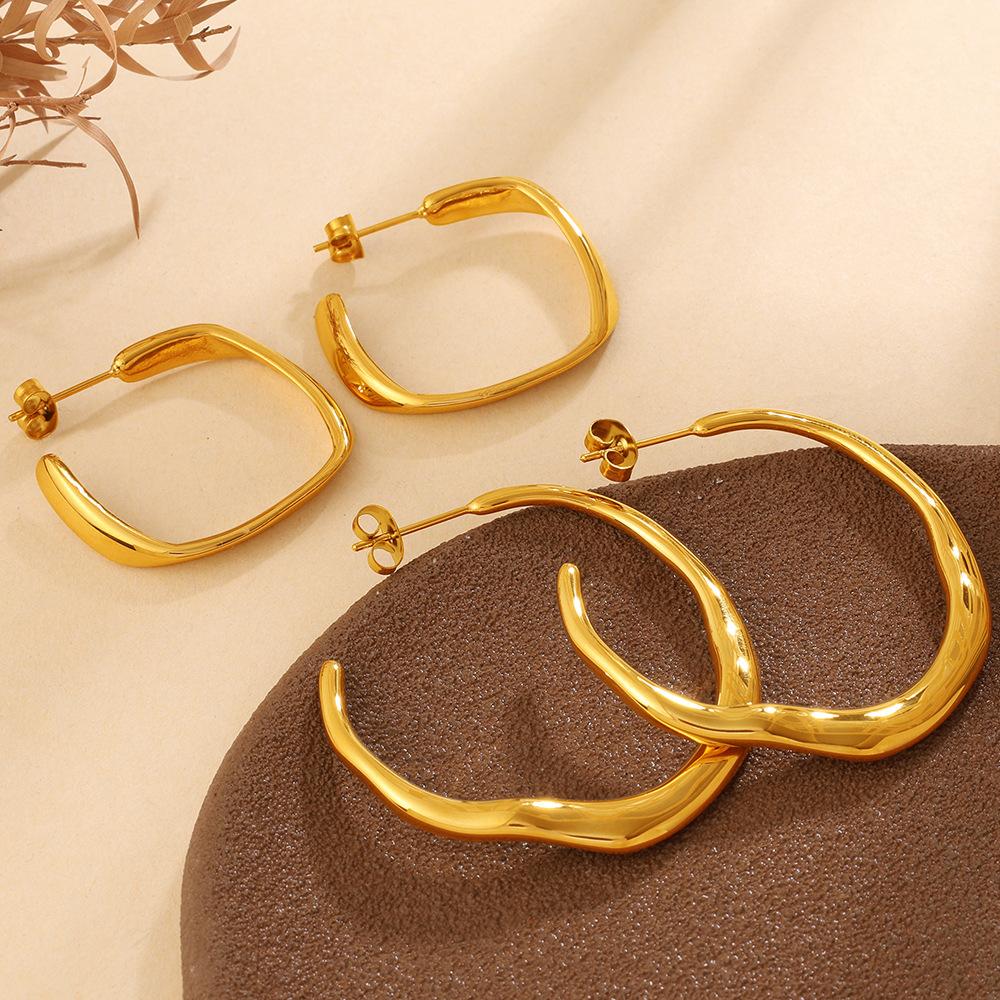 Women's European American New Style Instagram-Style Twisted Wave C-Shaped Hoop Earrings Stainless Steel 18K Gold-Plated