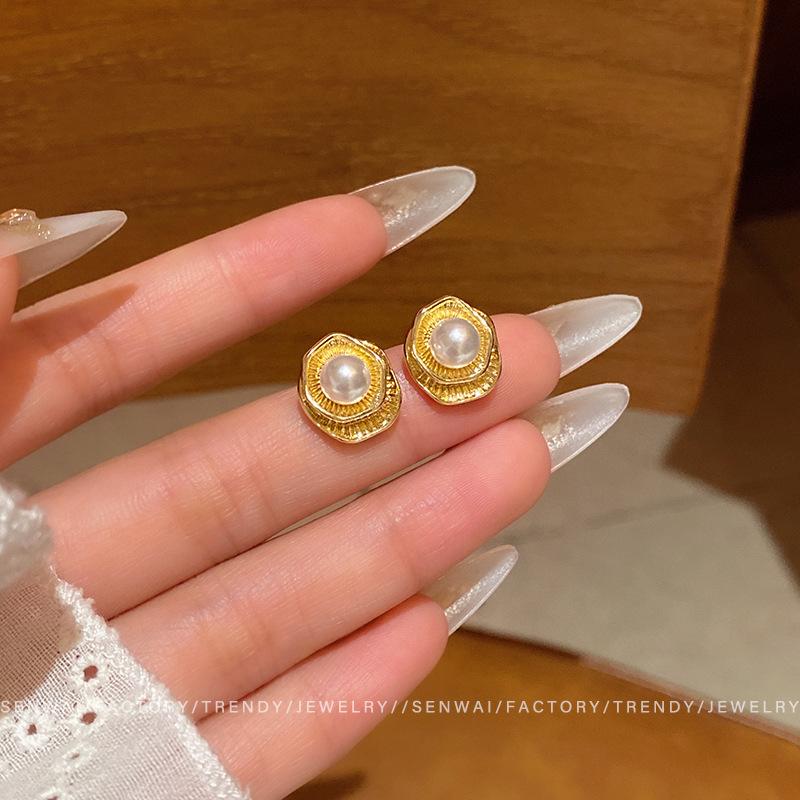 Серьги-гвоздики с жемчугом в виде листа лотоса женские легкая роскошь золотые серьги ретро персонализированные серьги