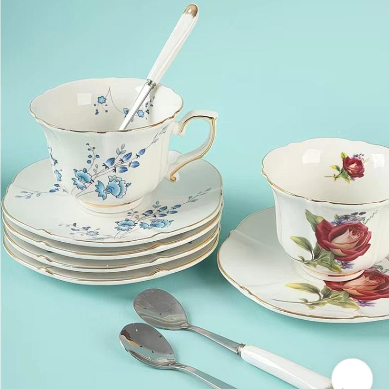 Elegantes Keramik-Kaffeebecher- und Untertassen-Set im englischen Stil mit Goldrand