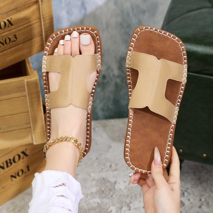 One-word drag women's shoes summer new flat-bottomed sandals outdoor wear soft-soled casual versatile beach H drag large size explosion C