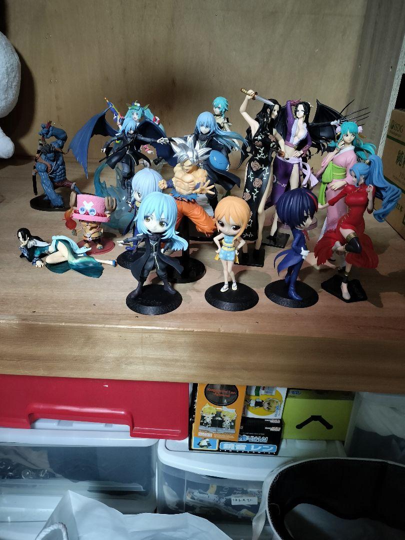 

[Б/У] 17 фигурок аниме-персонажей, без коробок