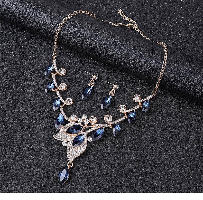 European & American Retro Crystal Necklace Set: Women's Luxury Evening Dress Clavicle Chain