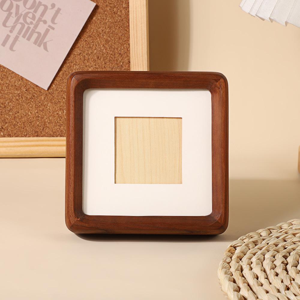 Mini-Quadratischer Massivholzrahmen aus Schwarznuss mit abgerundeten Ecken für Tischplatte & Wand - Foto-/Kalligrafie-Display