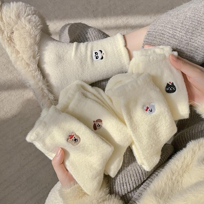 Plush Socks Women's Autumn and Winter Cartoon Embroidery Thickened Warm Home Floor Socks Confinement Socks Winter Sleep Socks