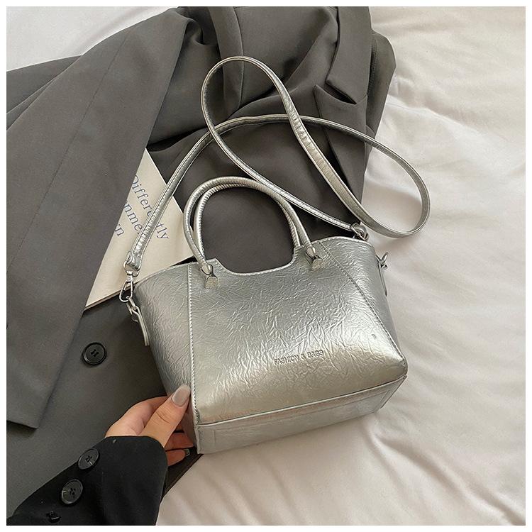 Today's Popular Portable Bucket Bag Women's New Fashion High-end Shoulder Bag Commuter Messenger Bag